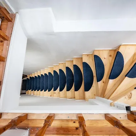 Mitropolis Places דירה