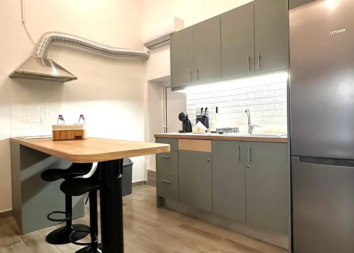 Mitropolis Places Апартаменты