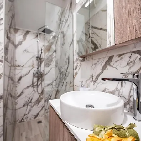 Mitropolis Places Apartment *