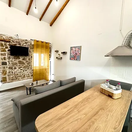 Mitropolis Places Apartment *