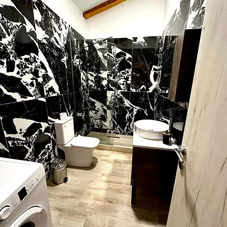 Mitropolis Places Apartment *