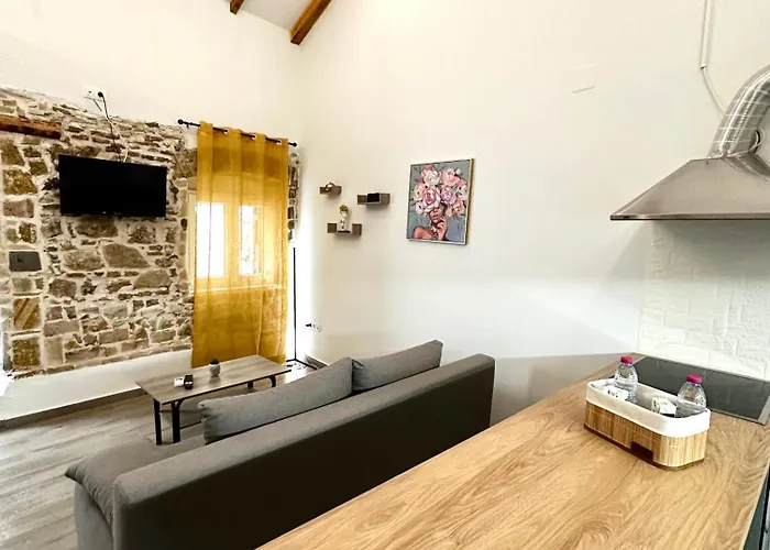 Mitropolis Places Apartment *